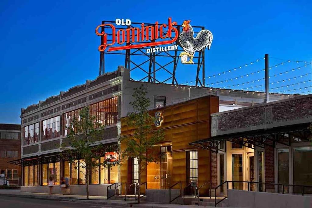 Luxury Industrial-Style Loft In Downtown Memphis Lägenhet Exteriör bild